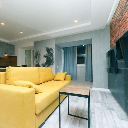 7 Вулиця Саксаганського Apartman Kijev Kültér fotó