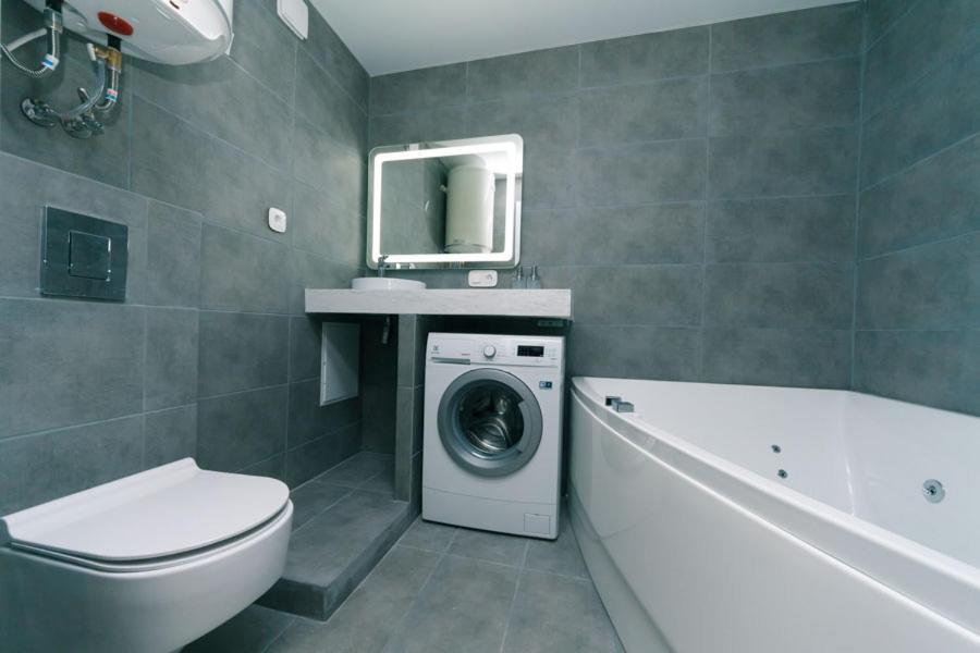 7 Вулиця Саксаганського Apartman Kijev Kültér fotó