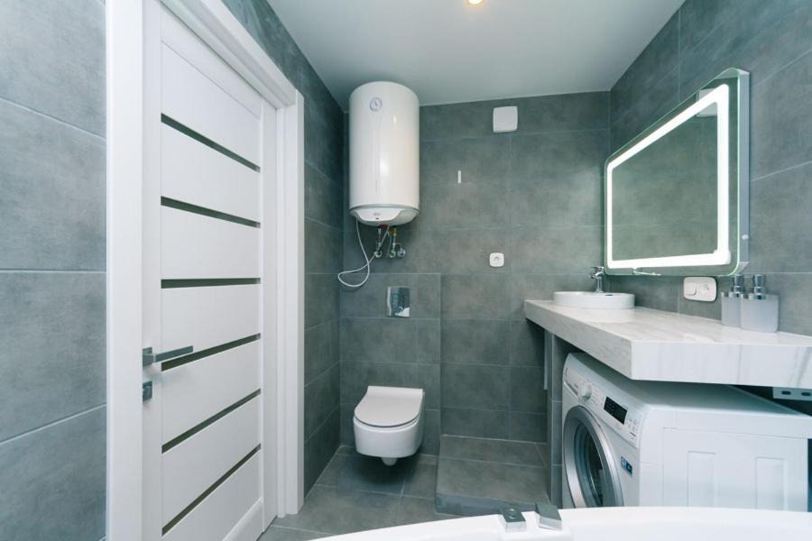 7 Вулиця Саксаганського Apartman Kijev Kültér fotó